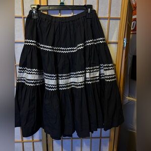 Black and Silver  Tiered Elastic Waist  Skirt